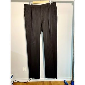 Men’s Gucci pinstripe dress pants. Navy/Charcoal.